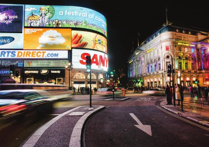 Londra nın önemli meydanlarından Piccadily Circus, 100 yıldan fazla bir zamandır neon ışıkları ile aydınlatılmaktadır. www.omegaegitim.com.