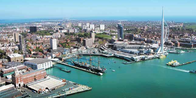 UNIVERSITY OF PORTSMOUTH LANGSTONE KAMPÜSÜ İngiltere nin güney sahilinde, sıcacık bir sahil kenti olan Southsea de, Portsmouth Üniversitesi nin Langstone kampüsü, deniz kıyısında, sayısız aktivite