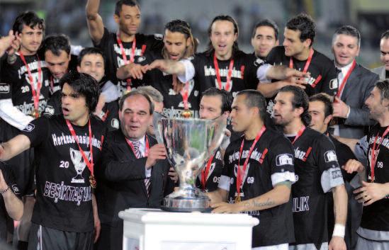 1986 da final yine tek maç üzerindendir ve Bursaspor üçüncü kez çıktığı finalde, bu makamın gediklisi Altay ı 2-0 yenerek ilk kupasını kazanır.