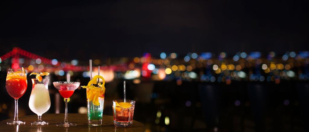 SUMMIT BAR & TERRACE WEDNESDAY VIBES An evening of jazz accompanied by magnificent views of the Bosphorus every Wednesday 9:00 p.m. - 12:00 a.m. SUMMIT BEATS Every Saturday 9:00 p.m. - 12:00 a.m. this weekend party livens up the night with exciting DJ performances and our signature cocktails.