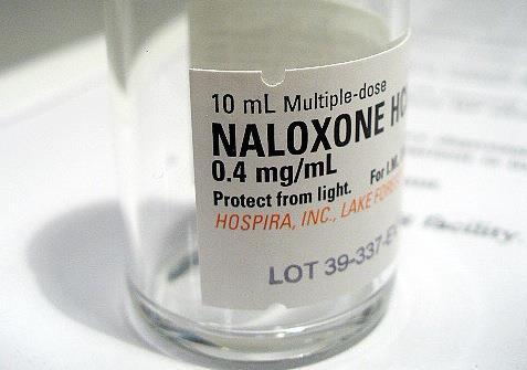 Antidot Tedavisi Nalokson Özellikle µ reseptörleri üzerine afinitesi fazladır. Opioidlerin saf kompetetif antagonistidir.