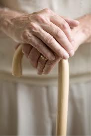 Osteoporoz: Postmenopozal kadında %30, erkekte % 20 sıklıkta görülür.