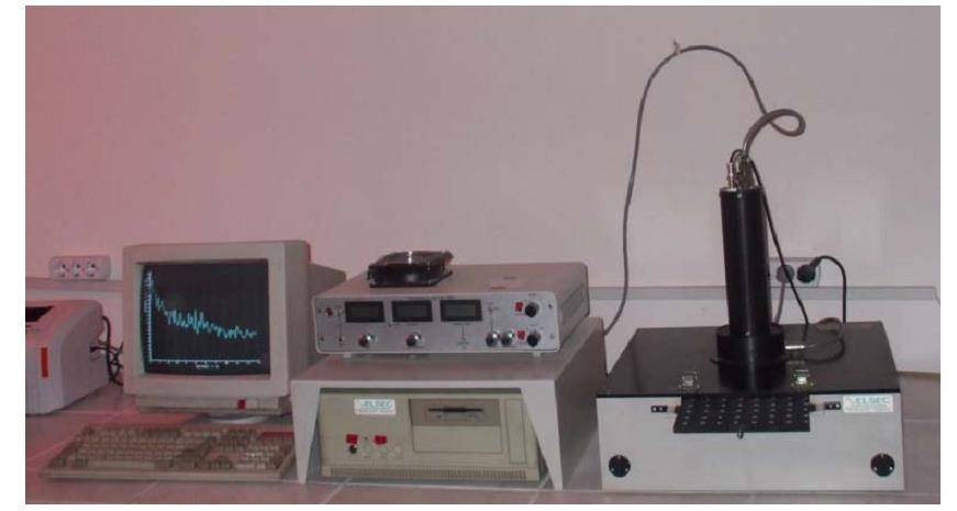 2. TL/OSL SİSTEMİ: 2.1 ELSEC 9010 OSL SİTEMİ ELSEC 9010 OSL tarihlendirme sistemi, 1990 yılında M.J. Aitken ve N.A.Spooner tarafından geliştirilmiştir (Spooner vd. 1990).