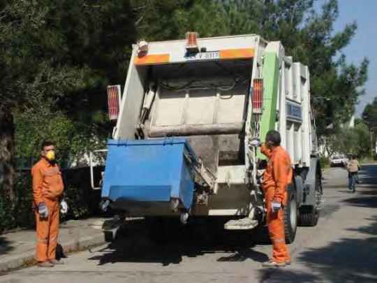 merkezleri, plaza, iş yerlerinden çıkan evsel atıkları cadde ve sokaklardan günlük programlar dahilinde her gün zamanında toplamaktadır.