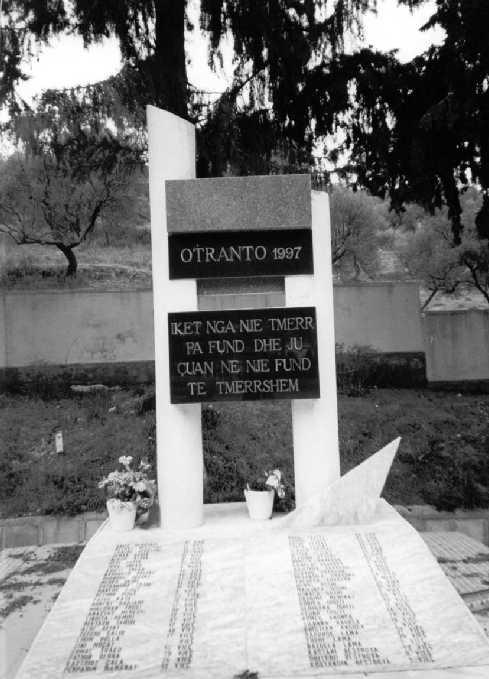 një vit më vonë viktimat në Vlorë.