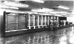 Harvard Mark I (1944) IBM Automatic Sequence Controlled Calculator Howard Aiken, mekanik röleler ile flip-flop kapıları gerçekleyerek matematiksel ifadeleri gösterebildi.
