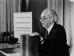 Atanasoff-Berry Computer - ABC (1939) Veriyi ayrık sayısal birimler halinde (0-1) ifade ederek