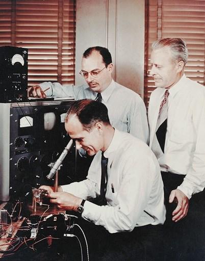 Transistör ün Keşfi 1947 UNIVAC 1951 (2.