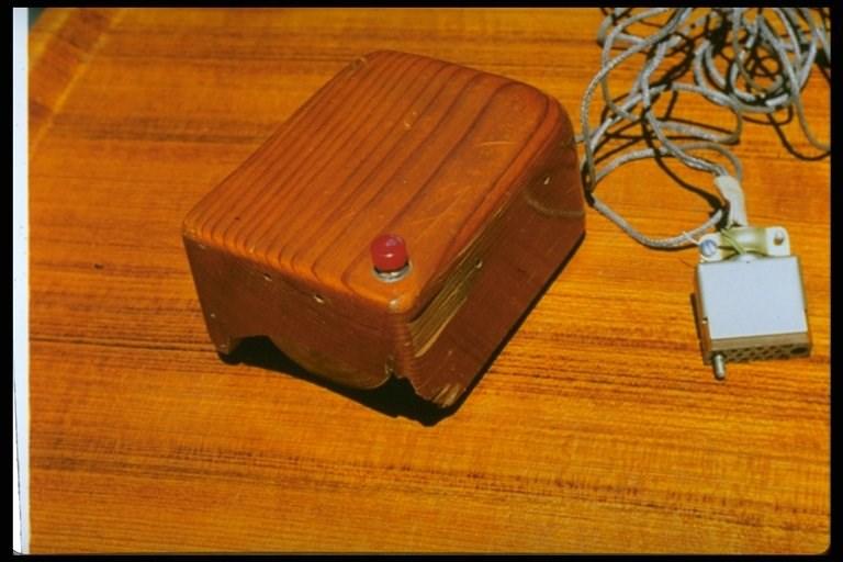 İlk Mouse - 1964 Douglas Engelbart