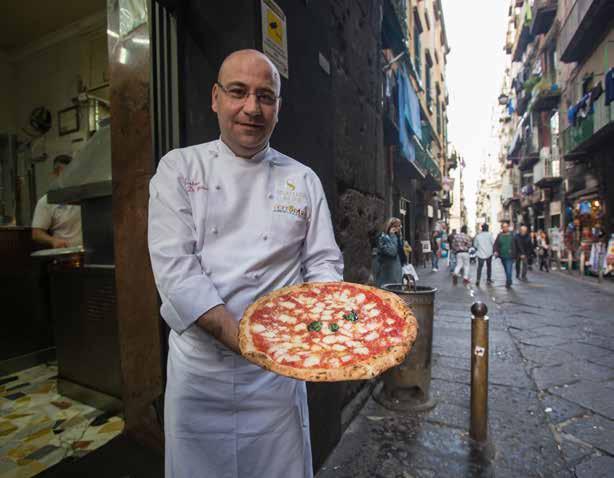 Foto: Piero Castellano SALVATORE DI MATTEO PIZZAIOLO NAPOLETANO @PieroCastellano Il giornalista e fotoreporter Piero Castellano ha incontrato per noi Salvatore Di Matteo, titolare della storica