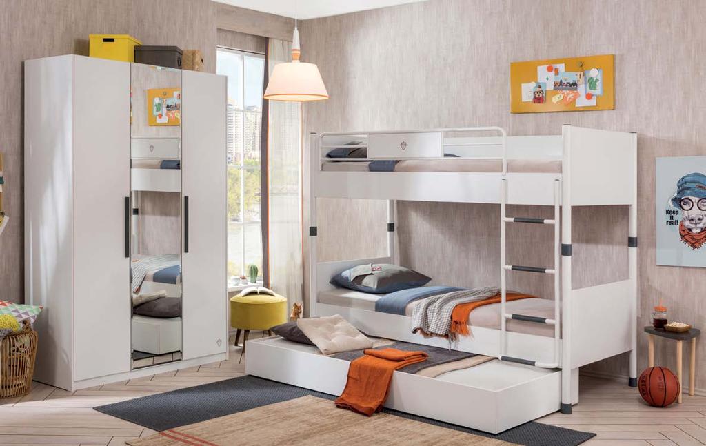 LOOK AT THE BUNK BED!