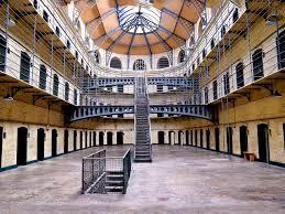 gün ; Kilmainham Gaol Hapishanesi, İrlanda Ulusal Galerisi, Phoenix Parkı, Dublinia & Viking Dünyası gezisi.