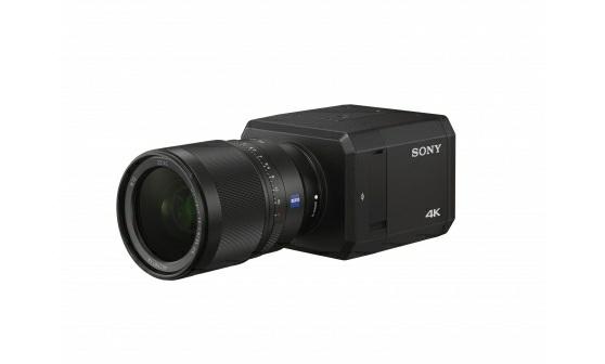 SNC-VB770 35 mm Tam Kare Exmor CMOS Sensörlü, Ultra Yüksek Hassasiyete Sahip 4K Ağ Kamerası Genel Bakış ISO 409600*'ün sağladığı ultra yüksek hassasiyet sayesinde SNC-VB770 4K ağ kamerası, 0,004