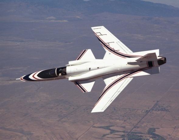 6 Resim 4.3. İleri ok açılı kanatlı Grumman X-29 uçağı [29] Bu başlık altında 15 metre uzunluğundaki X-29 uçağının modellenmesi ve buna bağlı RKA hesabı iki farklı şekilde yapılmıştır.