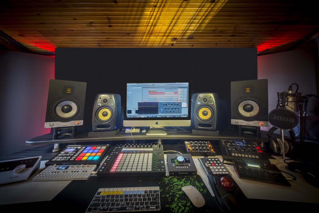 3 - Remix & Create - Temel Ses ve Frekans Bilgisi Müzik Prodüksiyonunda analog ve dijital farkları. Ableton Frekans işlemciler : Auto Filter, EQ Ekolayzır ve Filter Kullanımı. Otomasyon Nedir?