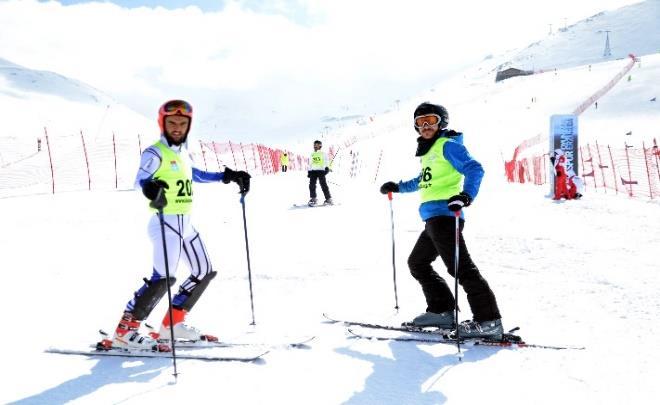 ÜNİLİG Kayak Alp Disiplini Yarışları