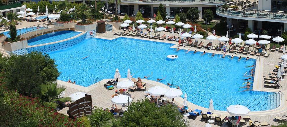 1 GENEL BİLGİLER Otel Adı Commodore Elite Suites & Spa Açılış Tarihi 2012 Kategorisi 5* Otel Son Tadilat - Yüzölçümü 16.