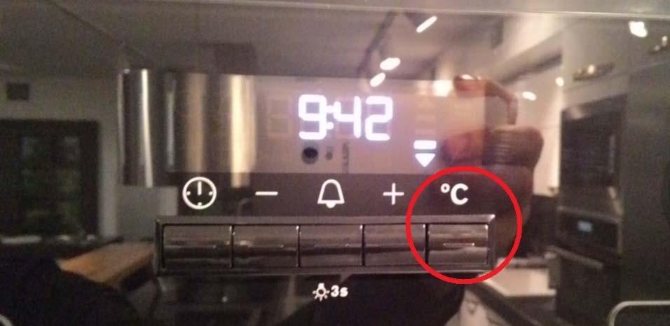 Yemekölçer termometresi ile pişirme yaparken sıcaklık kontrol edilebilir.