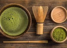 Matcha, daha az bilinen ismiyle hikicha, gyokuro yla aynı yapraklardan üretilmiş olan ve ince bir şekilde tozlandırılmış bir Japon yeşil çayıdır. Ancak matcha sadece tozlandırılmış gyokuro değildir.