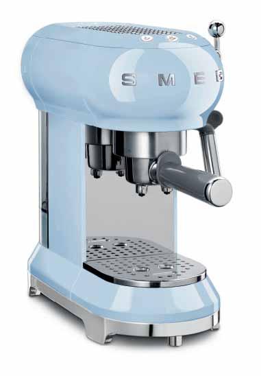 ESPRESSO KAHVE MAKİNESİ Smeg kahve makinesi ile geleneksel İtalyan kahvesini evde tatma imkanına kavuşabilirsiniz.