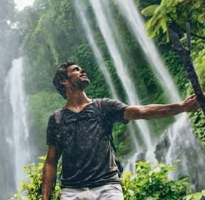 SONBAHARA ÖZEL SET İNDİRİMİ Özgürlüğünüze düșkün müsünüz? O halde Jungle Man tam da size göre bir koku! Sadece bu aya özel en çok satan limitli sayıdaki erkek parfümleri set olarak indirimde!