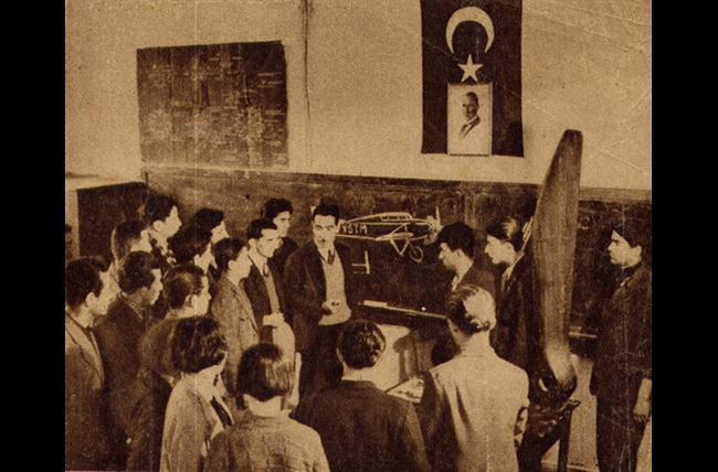 40 / 57 21 Nisan 1932 de Vecihi Hürkuş, ilk Türk Sivil Tayyare