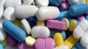 MEDULA Eczane sistemindeki ilaç kartında ilaca ait "yatan reçetesi" alanında "Raporla