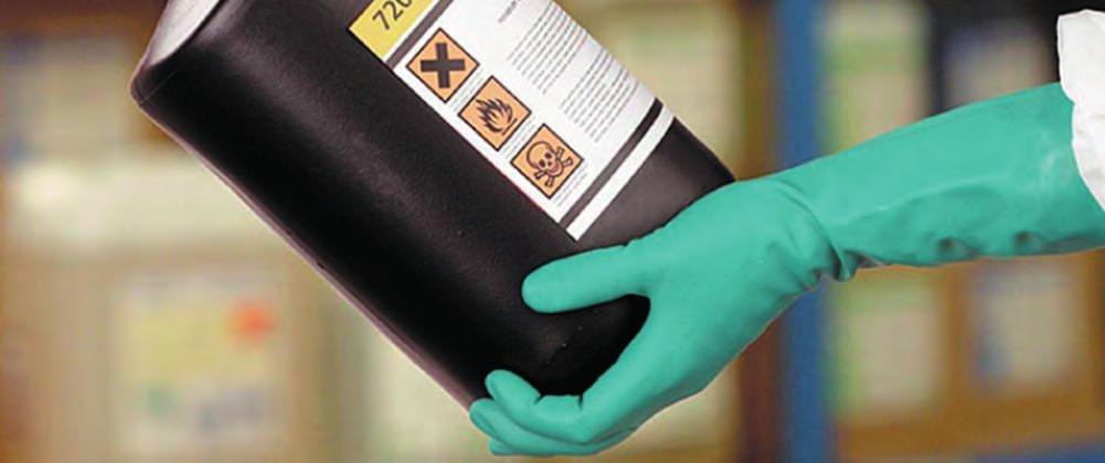 NTL-38 Kimyasal Koruyucu Nitril Eldiven 38 cm Chemical Protection Glove 38cm Özellikler Kimyasal işleme, petrol arıtma, gıda, tarım, baskı ve otomotiv sektörlerinde kullanıma uygundur.