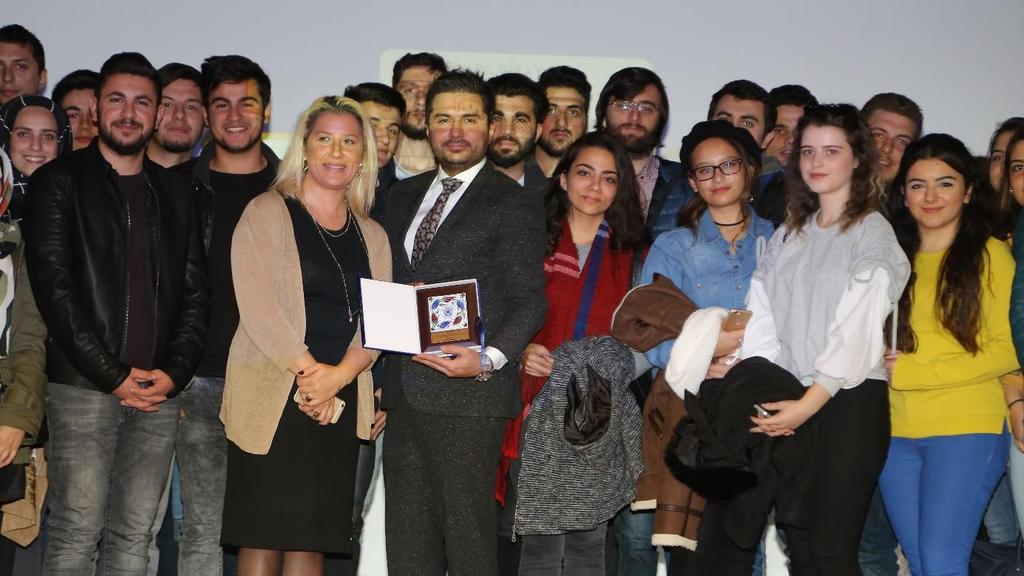 MÜLAKATA GİDEN DOĞRU YOL 30 Kasım 2017 İstanbul Aydın Üniversitesi Mezunlar Derneği İAÜMED üyelerinin kişisel gelişiminin yanında kariyer gelişimine de destek olmak amacı ile Eğitmen Seçil BAYDAŞ