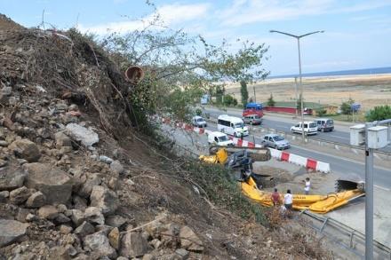 Yol inşaatı şantiyelerindeki ölümlü kaza tipleri sıralamasına bakıldığında ; İş makinesi kazaları Şantiye