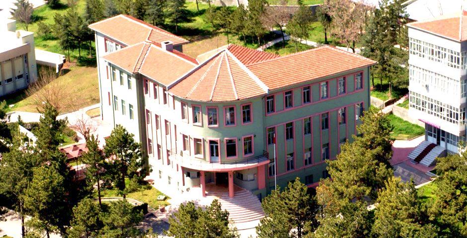 Vazife Türk Silahlı Kuvvetlerinin bando astsubay kaynağı olan Bando Astsubay Meslek Yüksekokulu Ankara da bulunmaktadır.