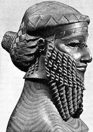 2)- AKADLAR ( MÖ.2350 2150 ) 1) Samiler tarafından Mezopotamya nın orta kısmında kurulmuştur. 2) Kurucuları Sargon, başkentleri Agade'dir. (Tapınaklarına da Agade denilirdi.