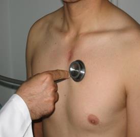 Oskültasyonda stetoskop, göğüs duvarına sıkıca bastırılmalıdır.