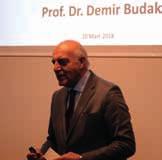 TURİNG KÜLTÜR SANAT 61 Ardından Yeni Yüzyıl Üniversitesi Tıp Fakültesi Dekanı Prof. Dr. Demir Budak, Hastalık, Hasta ve Hekim başlığını verdiği söyleşisiyle aramızdaydı.