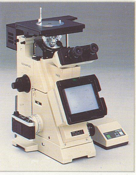 Çeşitli araştırma mikroskop örnekleri; c) özel