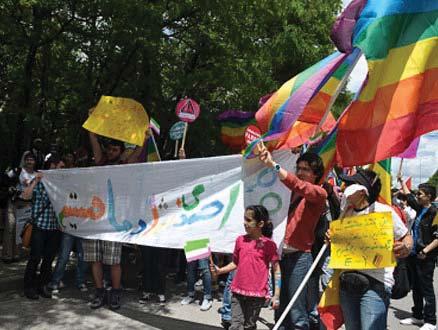 FAALİYET RAPORU Kaos GL nin Mülteci Raporu Basıldı! Ağustos 2016 Kaos GL nin Tekin Olmayı Beklerken: LGBTİ Mültecilerin Ara Durağı Türkiye raporu basıldı.