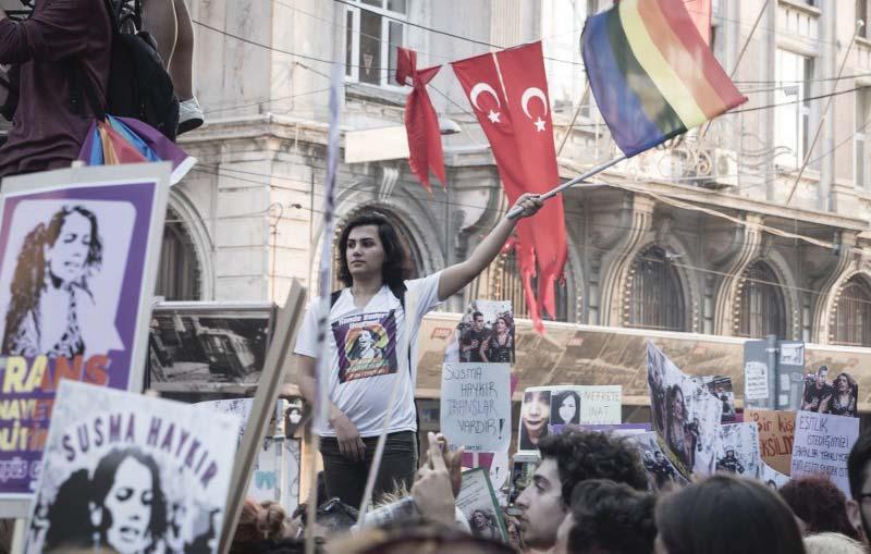 FAALİYET RAPORU Hande Kader için İstanbul da Eylem: Ecelimizle Ölmek İstiyoruz!