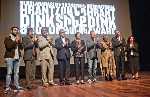 FAALİYET RAPORU Kaos GL nin Bu Yıl Jürisinde Yer Aldığı Hrant Dink Ödülleri Verildi Eylül 2016 Geçtiğimiz yıl insan hakları savunucusu Samar Badawi ve KAOS GL nin aldığı Uluslararası Hrant Dink