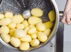 bir çuval patatesi soymak sadece birkaç dakikadır.