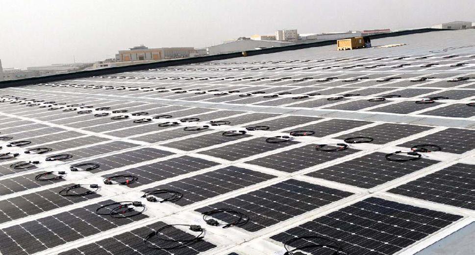 Membranlı çatı güneş paneli, TPO/PVC çatılarda artan güneş enerjisi ihtiyacını karşılamak için az eğimli ve geniş alanlı endüstriyel çatılara özel olarak tasarlandı.