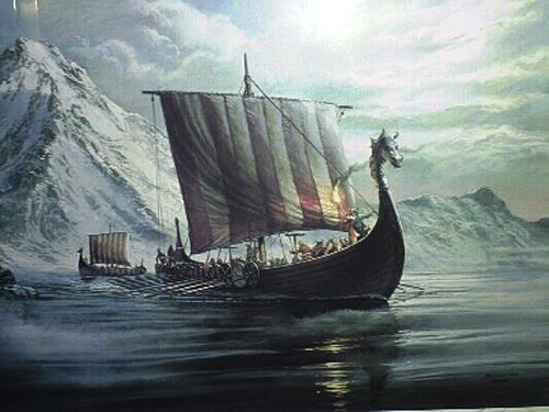 GEÇMİŞTEN GÜNÜMÜZE YELKENCİLİK Vikingler de teknelerini kürek gü ü ü ya ı da