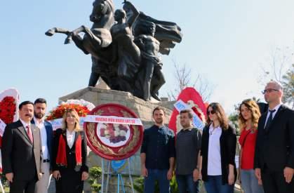 23 Nisan Ulusal Egemenlik ve Çocuk Bayramı dolayısıyla Cumhuriyet Meydanı ndaki Atatürk Anıtı na çelenk sunumu gerçekleştirdik.