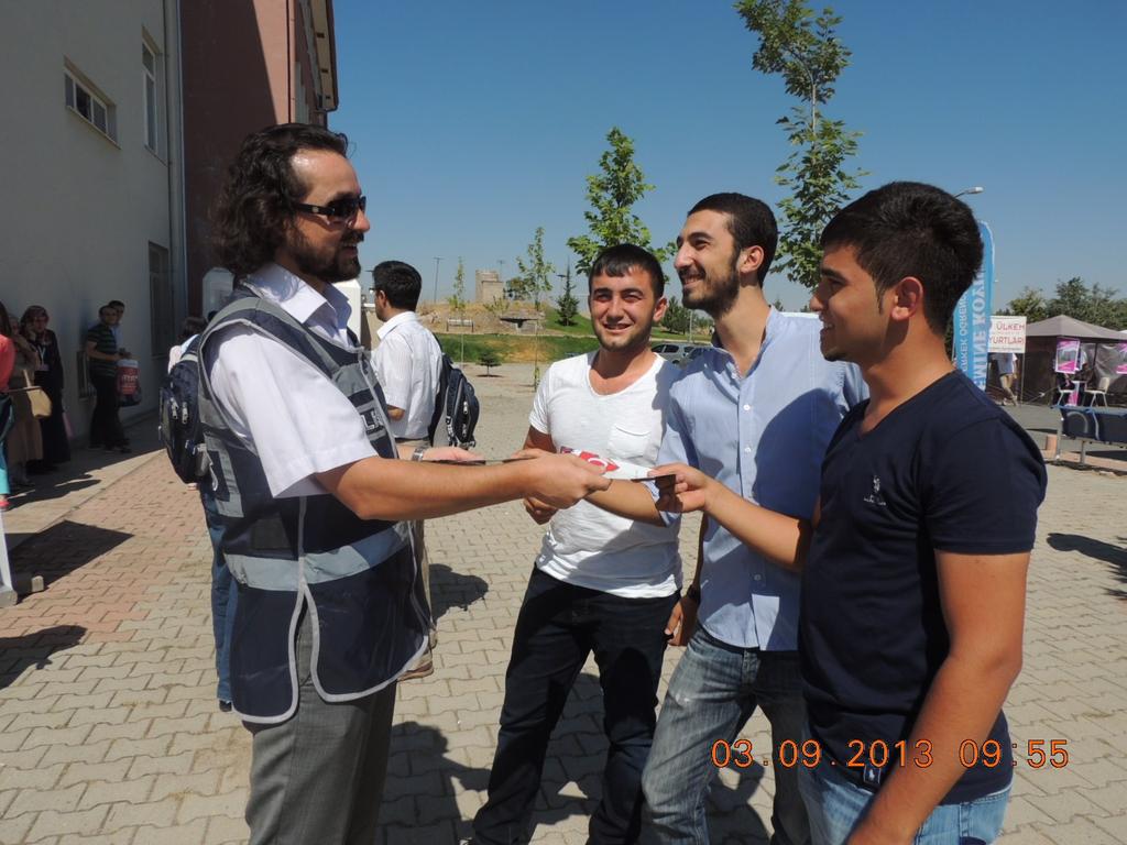Gençlerimizi bu tuzaklardan korumak, onları ve ailelerini bilgilendirmek amacıyla Erciyes Üniversitesi, Nuh Naci Yazgan Üniversitesi, Melikşah Üniversitesi, Kayseri Şehirlerarası Otobüs Terminali ve