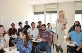 Temel İngilizce (Hazırlık) Yabancı Diller Yüksekokulu bünyesinde bulunan Temel İngilizce Bölümü, Adana Bilim ve Teknoloji Üniversitesinde okumaya hak kazanmış öğrencilere 1 yıl boyunca İngilizce