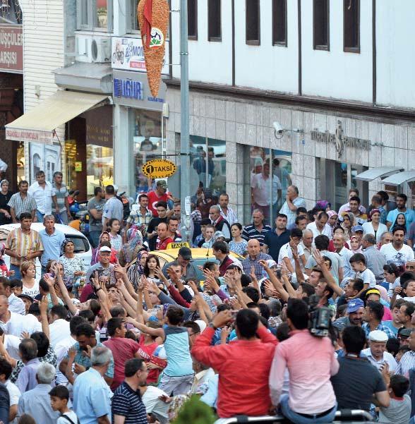 Haber 5 çocuklara hediye dağıttı, büyüklerle bayramlaştı Kurban Bayramı tatili süresince Ankara