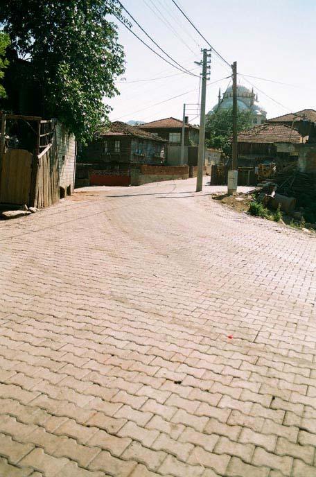 V. Balatlı Akçakoca nın en eski köylerinden biri olan Balatlı nın ilçe merkezine olan uzaklığı 8 km. olup yolu asfalttır. Köyde 5.