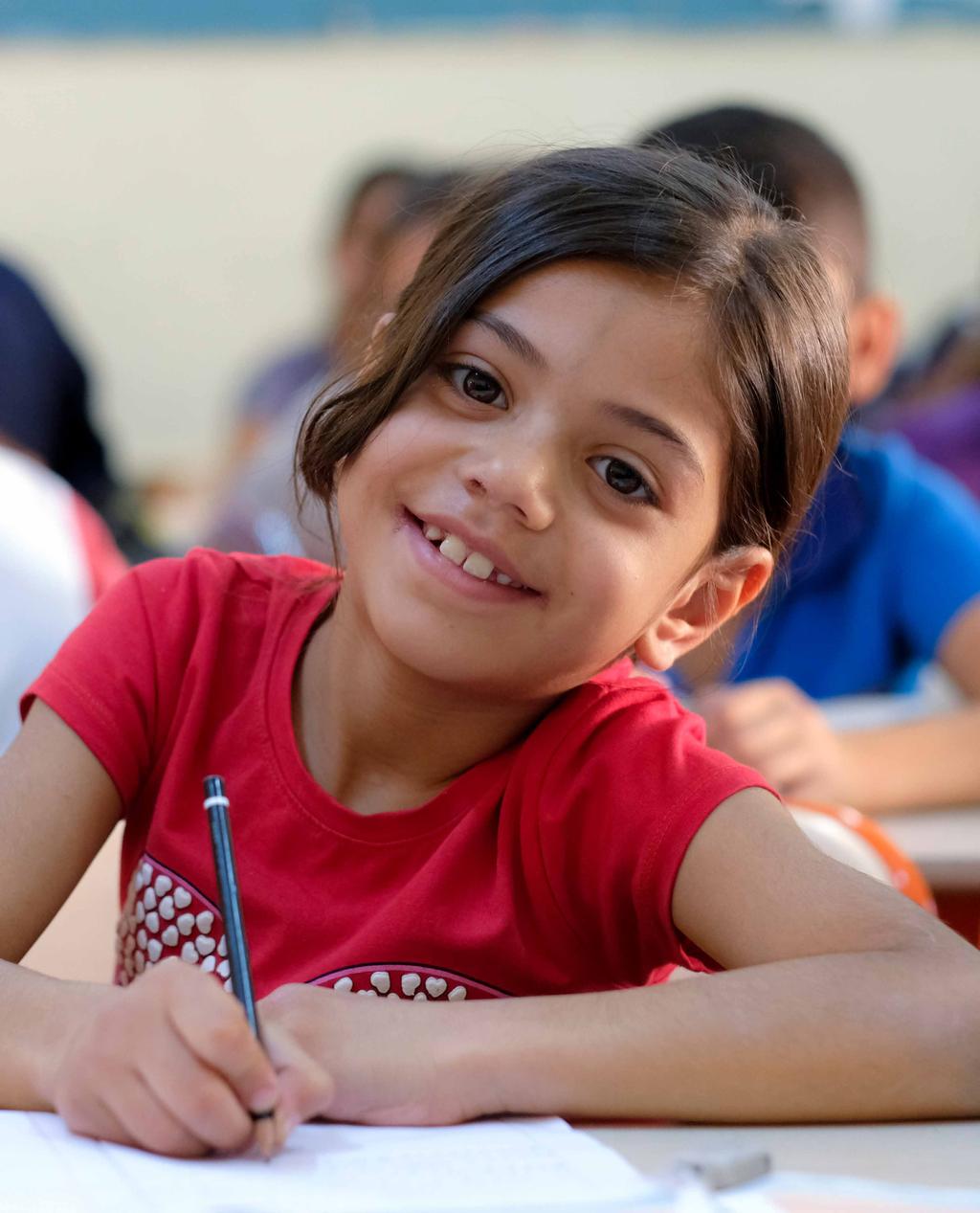 EĞİTİM ALANINDA ÜLKE PROGRAMI SONUÇLARI Mülteci çocuklar için 834 okul öncesi, ilköğretim ve ortaöğretim sınıfı açıldı Örgün eğitime erişim UNICEF in Milli Eğitim Bakanlığı (MEB) ile ortaklığı,