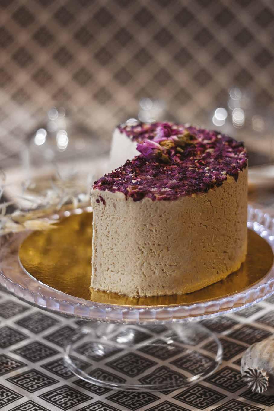 PASTA HELVA / HALVA CAKE Yüz yılı aşkın deneyimi ve yenilenen yüzüyle Beşe Helva, yepyeni lezzetlerle sizlere ulaşmaya devam ediyor.