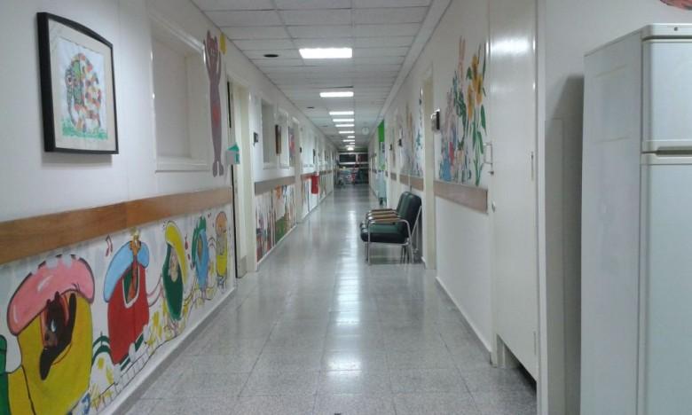 ÇOCUKLARIN SAĞLIK BAKIMI Makarios Hastanesi'nde çocuklara aşağıdaki hizmetler verilmektedir: 1) Pediatrik patolojik olaylarda günlük olarak 15 yaşına kadar olan Primer Tıbbi Muayene.