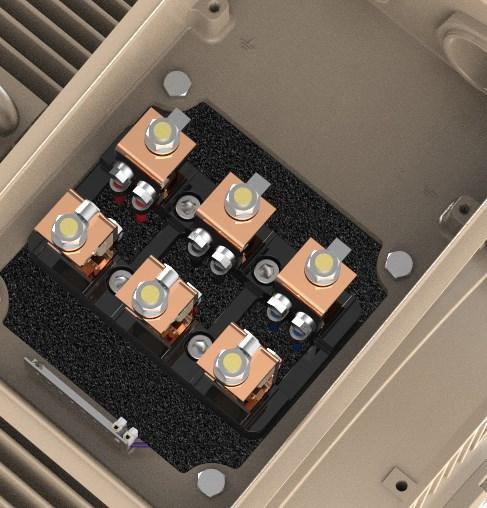Klemens kutusu içerisinde motor klemensinin haricinde termistör, termostat, PT100, ısıtıcı vs. için yeterli uç bağlantı klemensi mevcuttur.